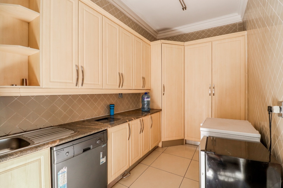 5 Bedroom Property for Sale in Xanadu Eco Residential Estate North West